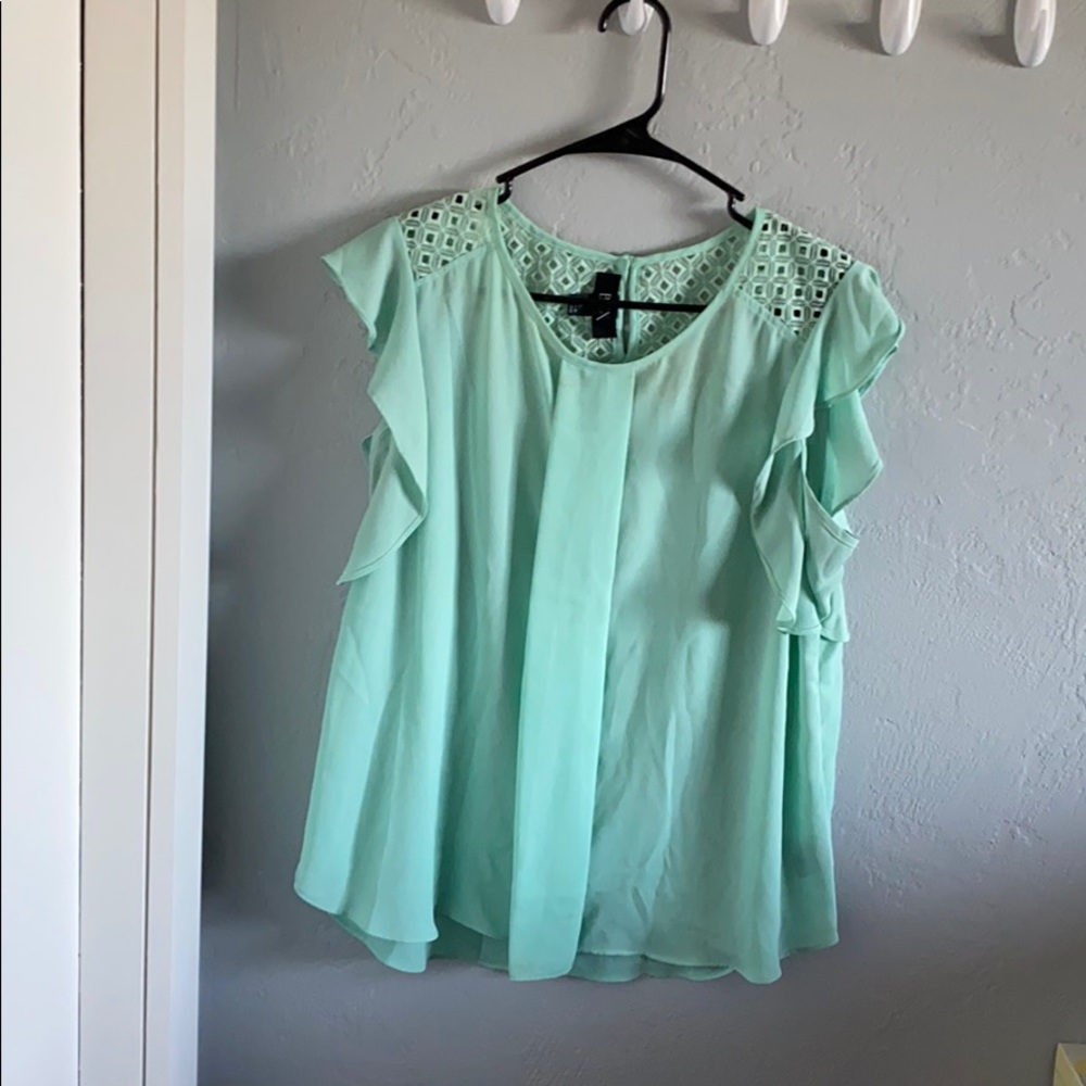 Sleeveless work blouse
